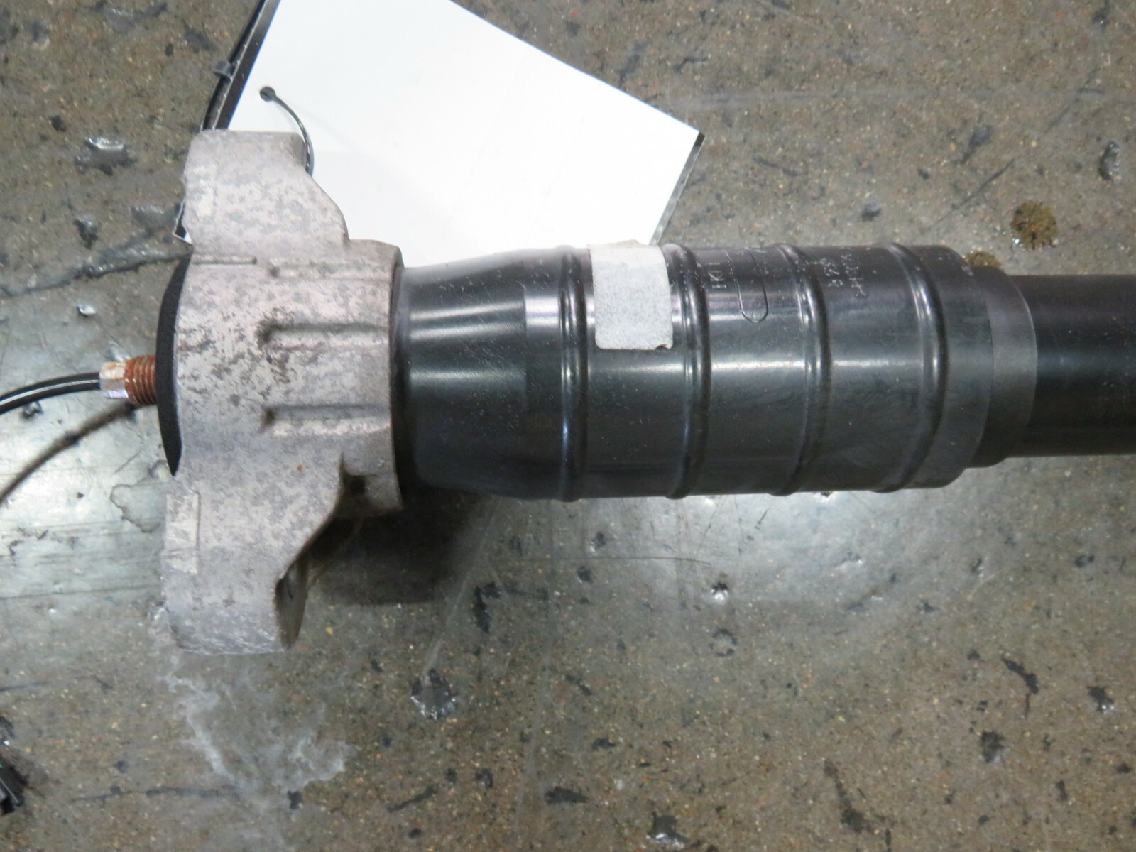Maserati Quattroporte, Rear Shock Absorber, Used, P/N 670033244