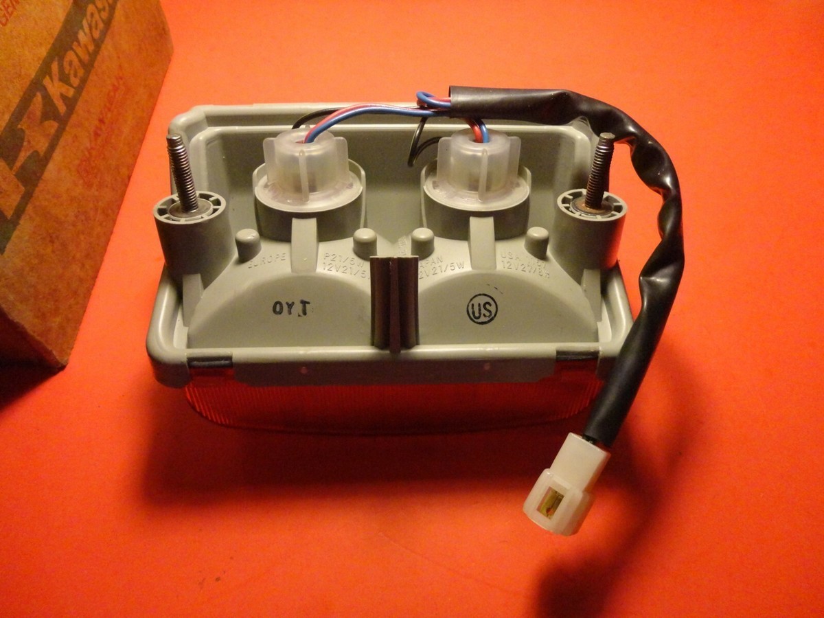 NOS NEW OEM ORIGINAL KAWASAKI ZX-6 ZX600 1990-1993 TAIL LAMP 23025