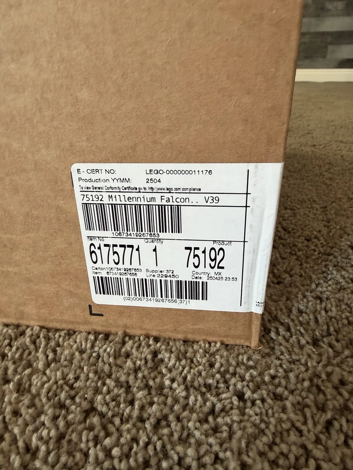 LEGO Star Wars Halcón Milenario (75192) - 7541 Piezas Nuevo, ¡Nunca Abierto!! Foto 2 de 2