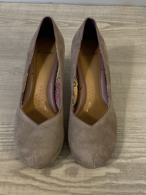 Clarks Plus Dalia Rose Pumps, Runde Zehen, Gr. 39, Farbe: taupe