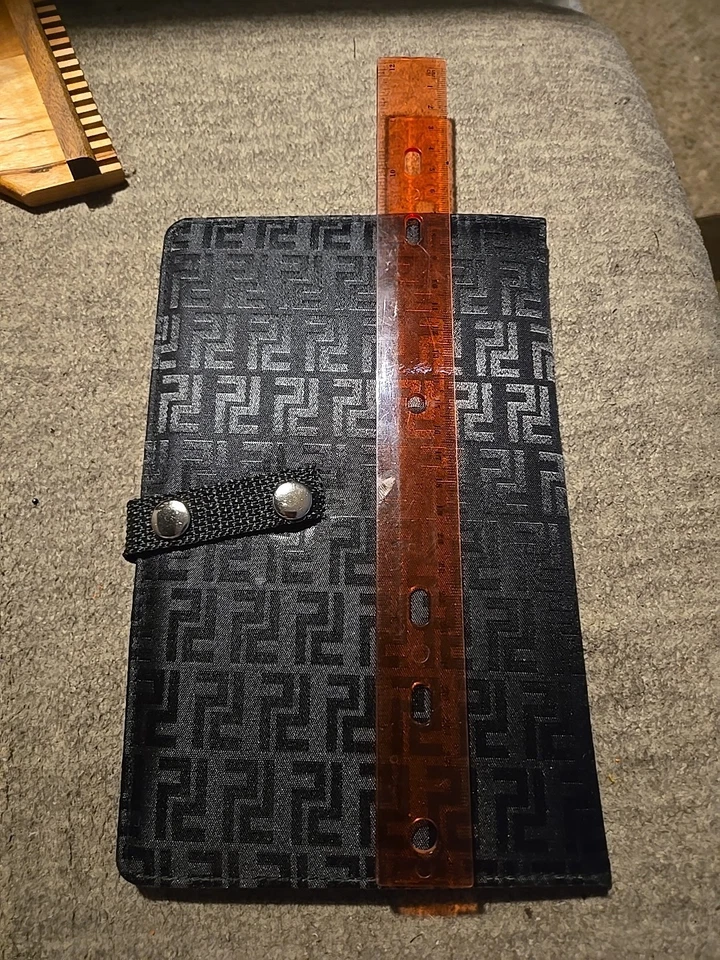 Selecciones de punto Premium Guardián de gráficos Soporte de patrón magnético Tejido de ganchillo Foto 4 de 4