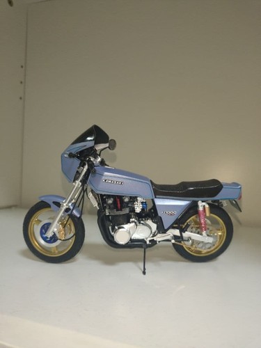Maquette moto Kawasaki KZ1000 Z1R bleu métallisé entièrement assemblée pour collection - Photo 4/12