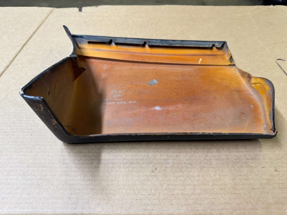 Ford Mustang GT 87-93 Cuarto Panel Efecto Tierra Spat Moldura GFX Pasajero OEM Foto 4 de 4