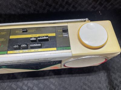 Sony CFS-W50 WHITE Nice Radio/cassette Boombox Vintage 1980s