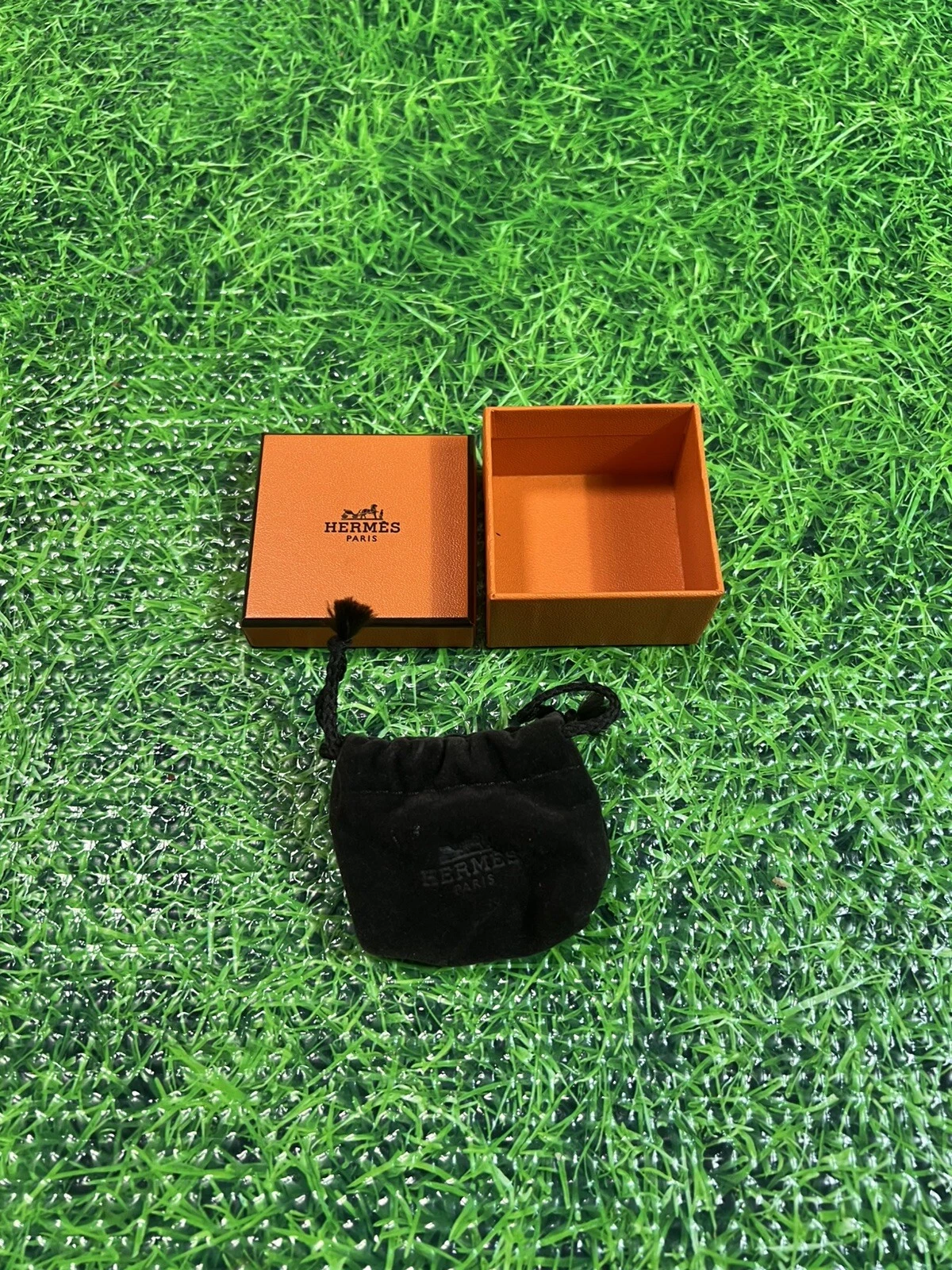 HERMÈS Hermes BoxJewelry SOLO SCATOLA include sacchetto antipolvere 2 25” X 2 25”