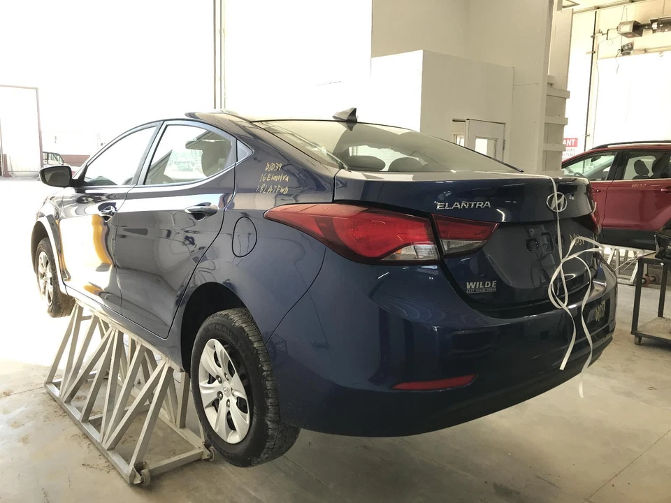 Used Body Control Module fits: 2016 Hyundai Elantra Body Control BCM RH center d - Image 2 of 4