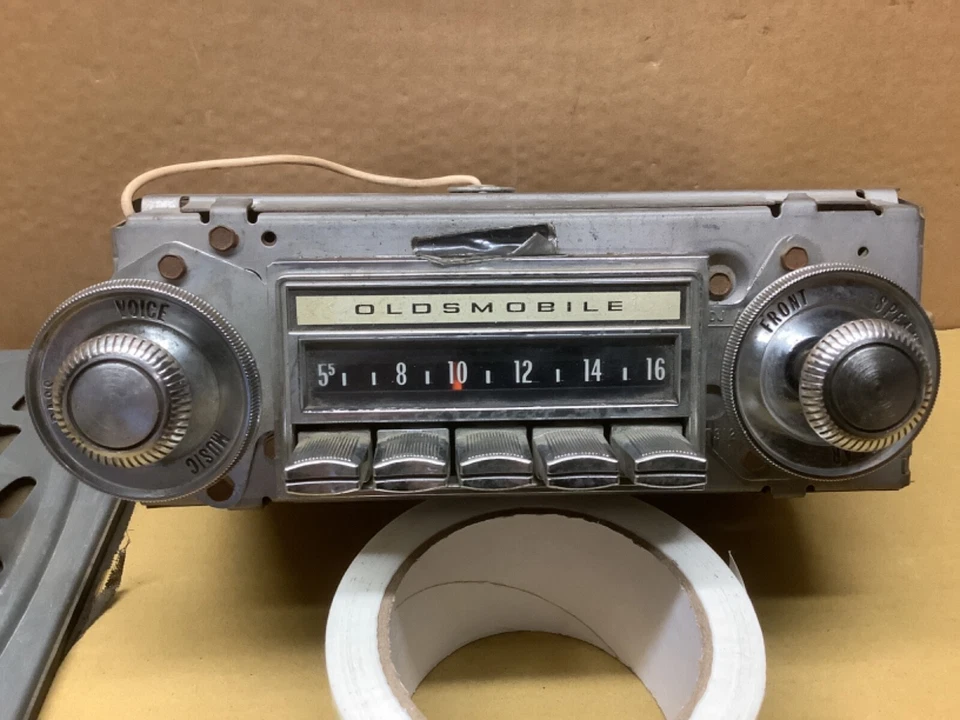 Radio Am Oldsmobile Cutlass 442 Hurst 1970 1971 1972 de colección OEM 7935003 PROBADO Foto 2 de 4