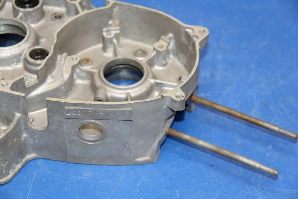 Suzuki Gaucho 50 TS50 1973 71-74 cárter motor medio lado izquierdo motor Carter Foto 4 de 4