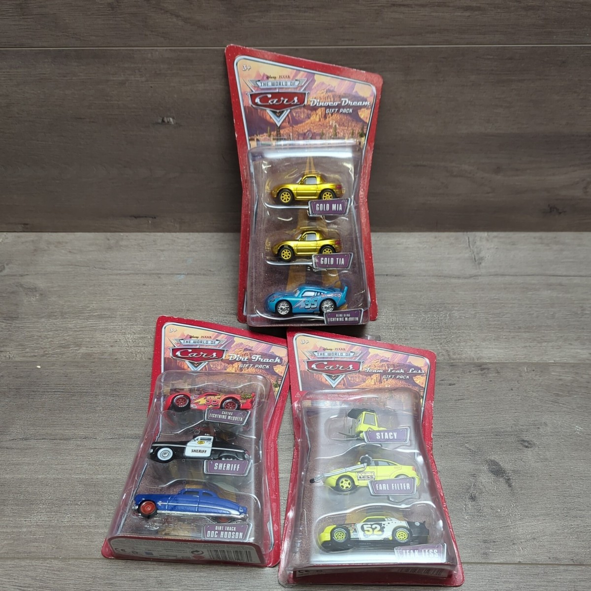 Disney Pixar World of Cars Team Leak Less, Dirt Track