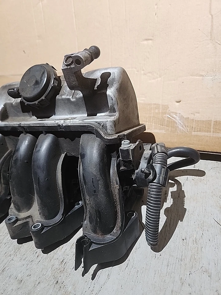 Colector de admisión inferior con riel de combustible e inyectores 2,0 L 06A133204 se adapta a 03 BEETLE Foto 4 de 4