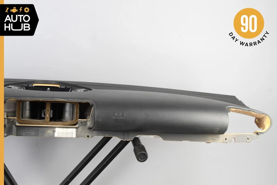 01-07 Panel de tablero de instrumentos Mercedes W203 C320 C32 AMG con airbag negro OEM Foto 2 de 4