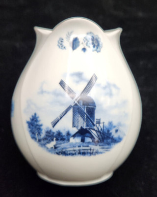 Delft Blauw - Ter Steege - BV Unusual Tulip Shape 5'' Vase  - 1984  Lot 2358