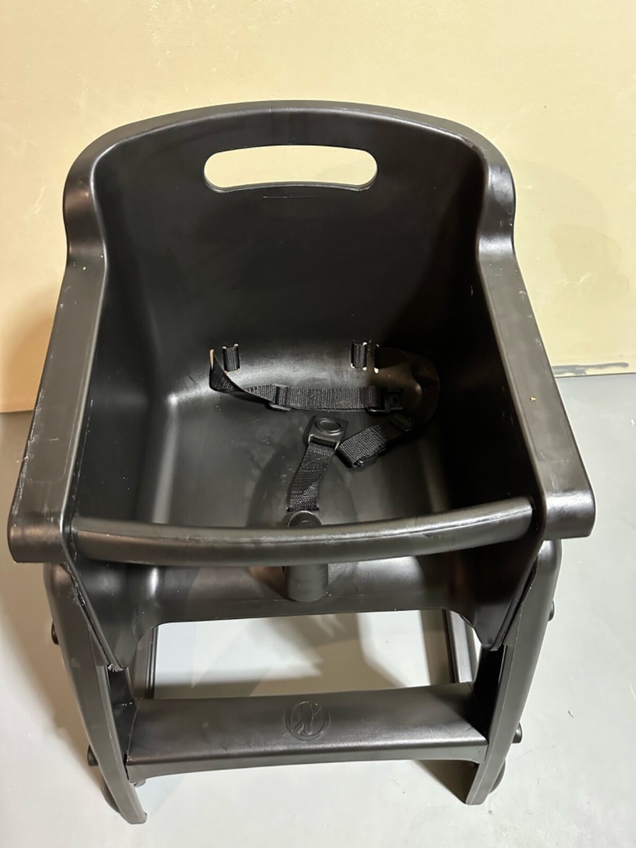 Rubbermaid high chair/youth chair with attachable tray (commercial