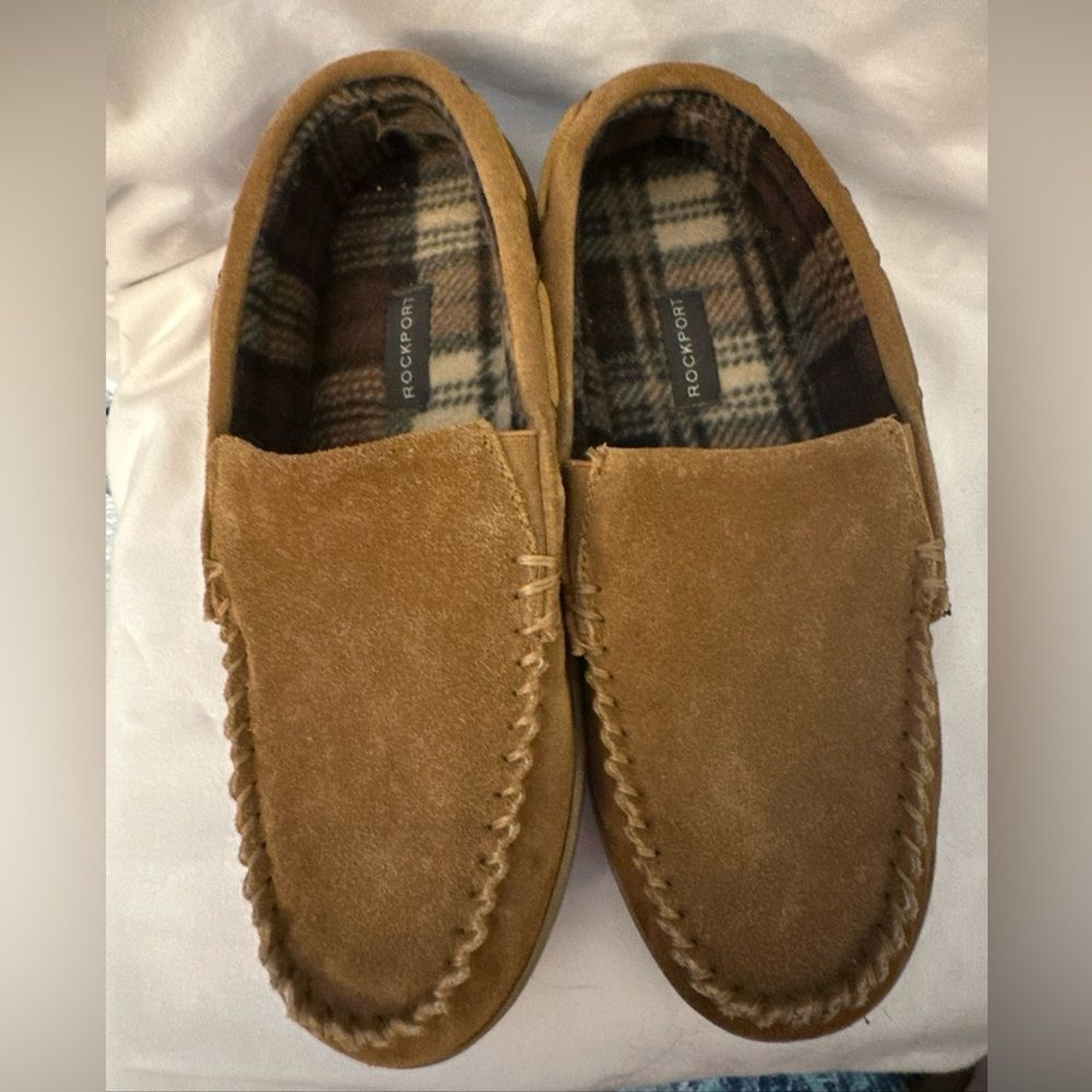 SAOLA Rockport Men’s Tan Slippers with rubber sole made from cow hide Size 11