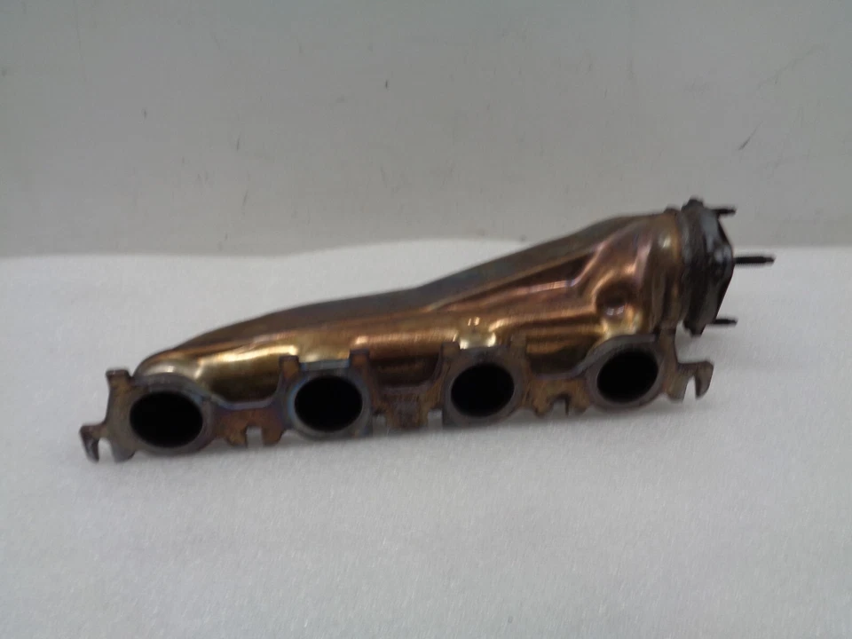 Colector de escape izquierdo del lado del conductor Audi A8 L 2011-2012 4,2 L OEM AK2410232 Foto 2 de 4