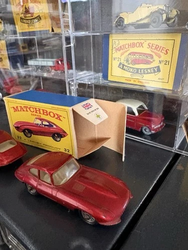 New ListingLesney Matchbox No. 32 Jaguar E-Type Spoked Rims Wheel 1962 Vintage