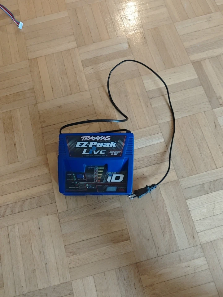 Traxxas EZ-Peak Live 2971GX 12A 100W LiPo/NiMH Ladegerät iD Bluetooth - Bild 2 von 4