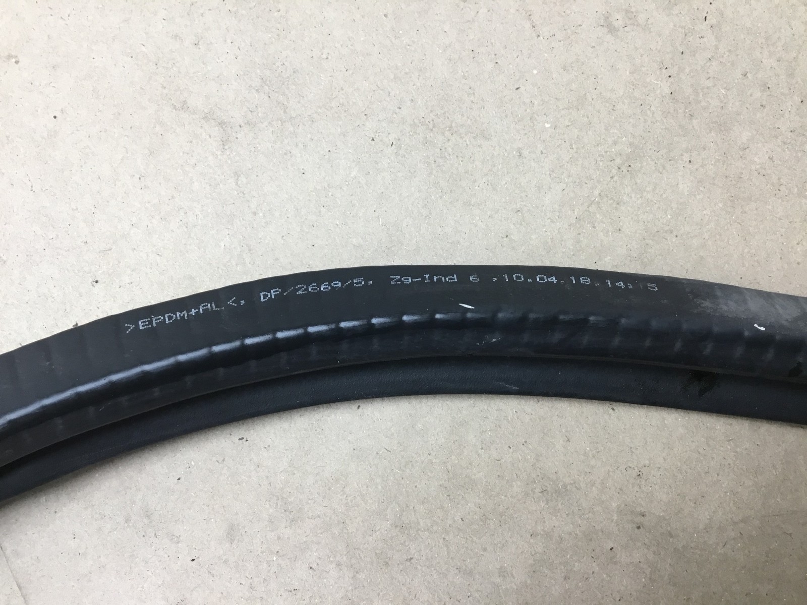 Bentley Bentayga 2019 V8 Right Passenger Door Sill Weather Strip Seal 16-20 :M