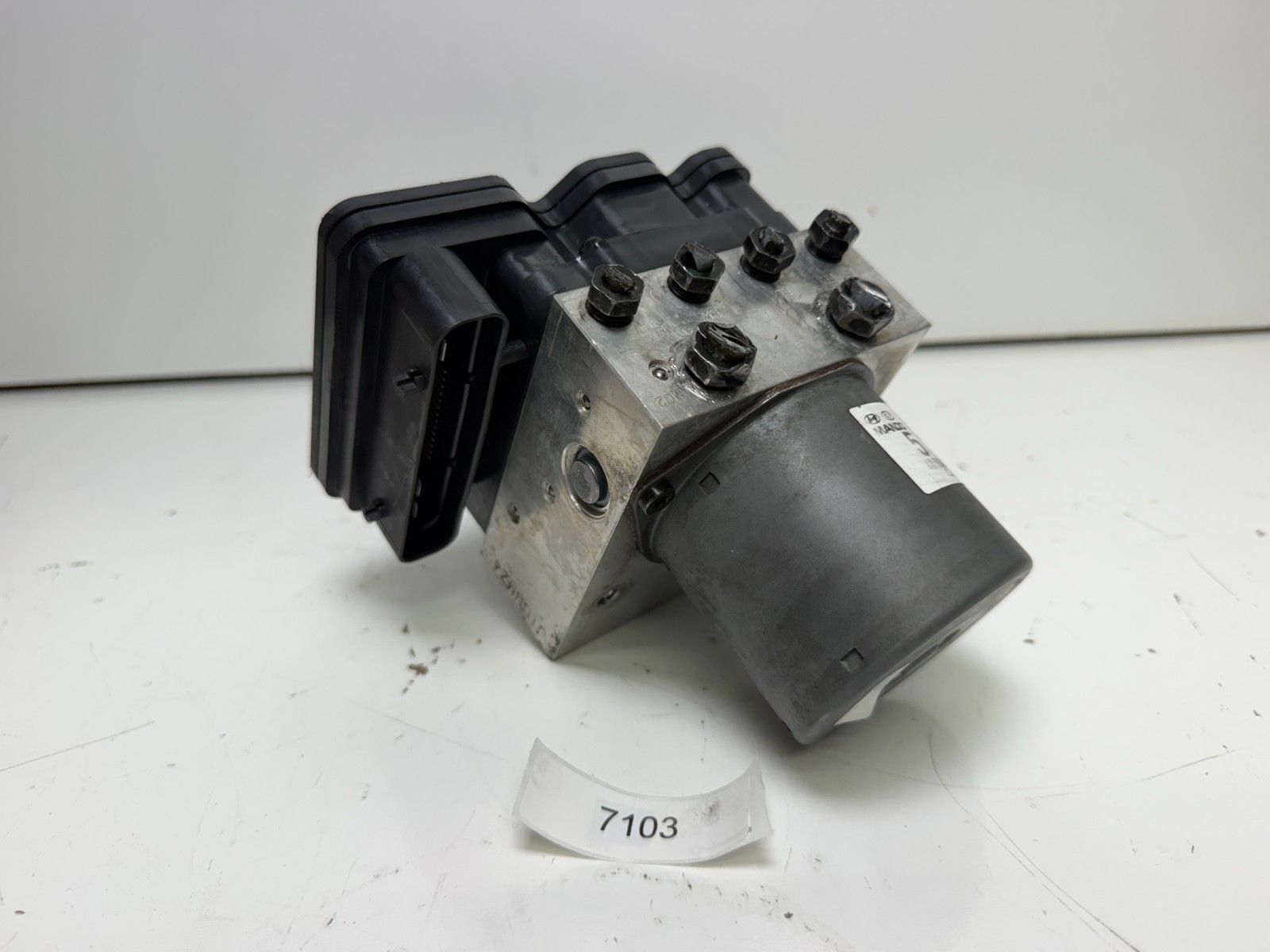 2008-2009 Hyundai Tucson Kia Sportage FWD ABS Brake Pump Module 58920-1F300
