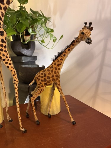Statuine giraffa africana artigianali set di 2 sculture animali cuoio nascondiglio - Foto 4 di 19