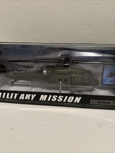New-Ray Sky Pilot UH-60 Black Hawk elicottero pressofuso replica scala 1:60 nuovo con scatola - Foto 4 di 7