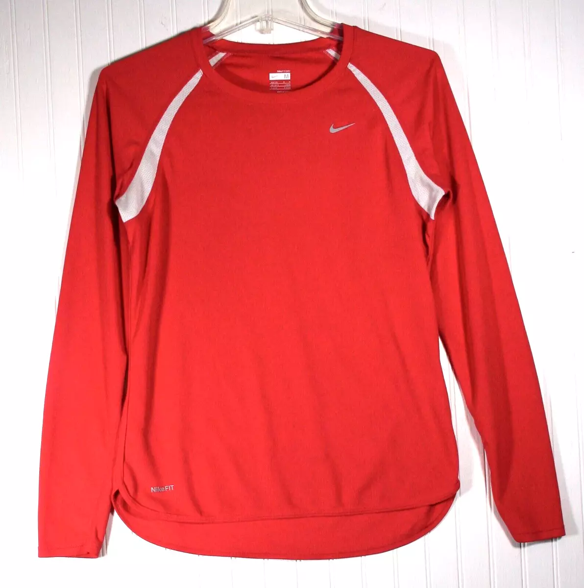 Red and white nike shirt women's hotsell