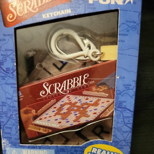 Mini Scrabble Board Game Keychain-Keyring w/game pieces - Picture 2 of 7