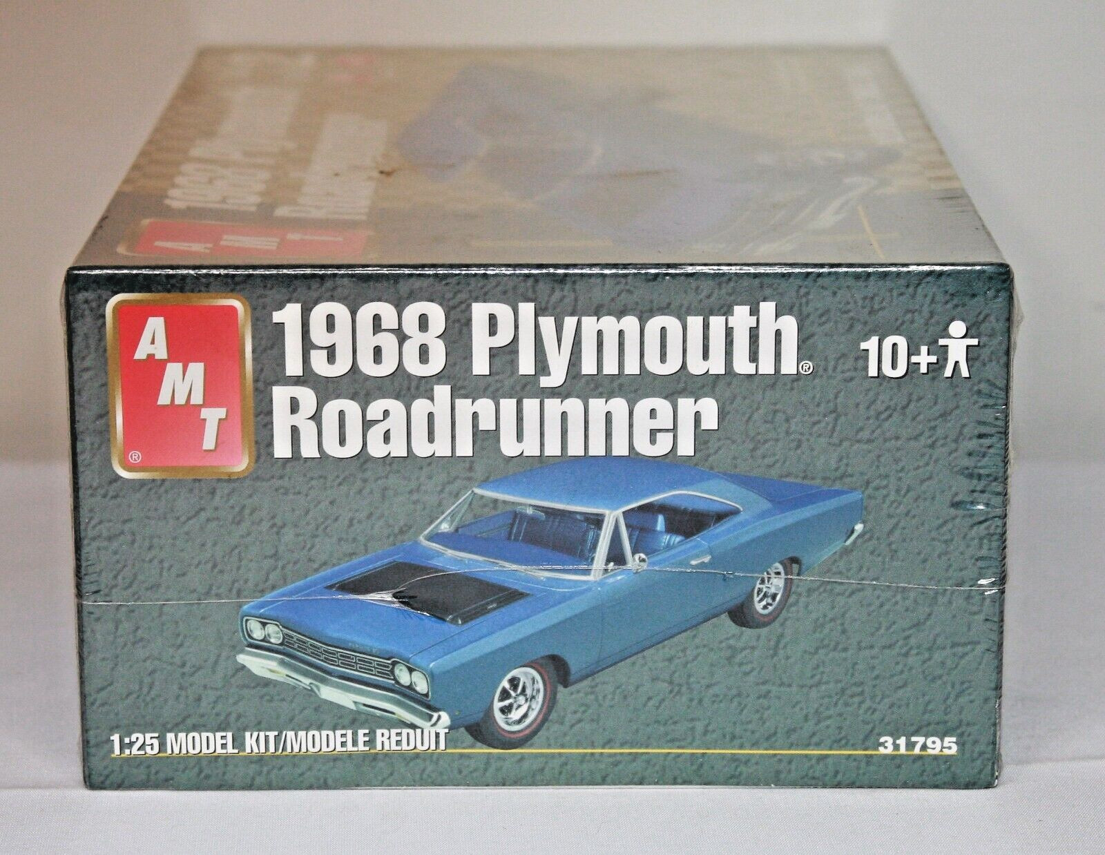 AMT 1:25 1968 Plymouth Roadrunner Sealed Model Kit #31795