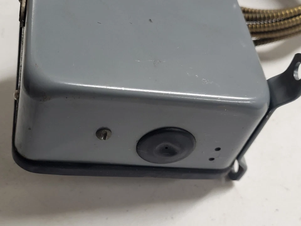 Penn Controls 261AP14X Model 1500 Range Min 5 Max 50 New No Box Switch New  - Image 3 of 4