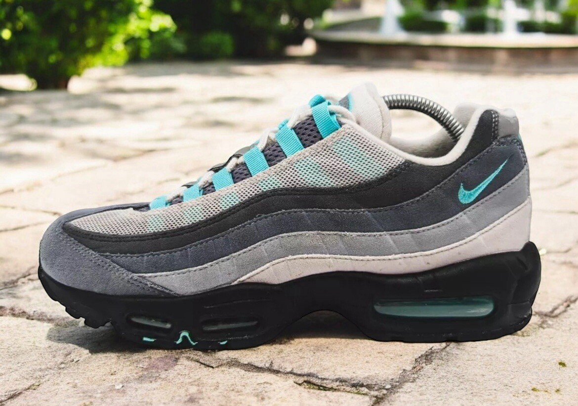 Nike Air Max 95 Hyper Turquoise Grey Mens Size 9.5 Shoes Rare EUC