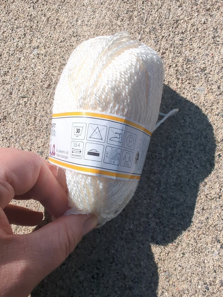 19 Bolas HILO FEMIA SCHACHENMAYR NOMOTTA 80% Acrílico 20% Viscosa 50 g cada una Foto 3 de 4