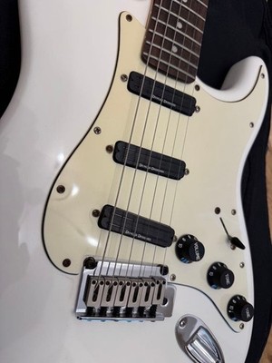 Squier by Fenderストラトキャスター DX HOT RAILS Squier Deluxe Hot Rails Stratocaster Electric Guitar Olympic White