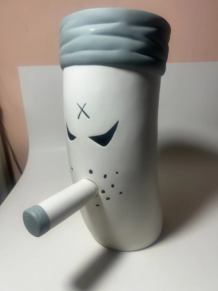 KIDROBOT 12 INCH SMOKEY WHITE SIGNED FRANK KOZIK 2007 DESIGNER  ART TOY - Image 3 of 4