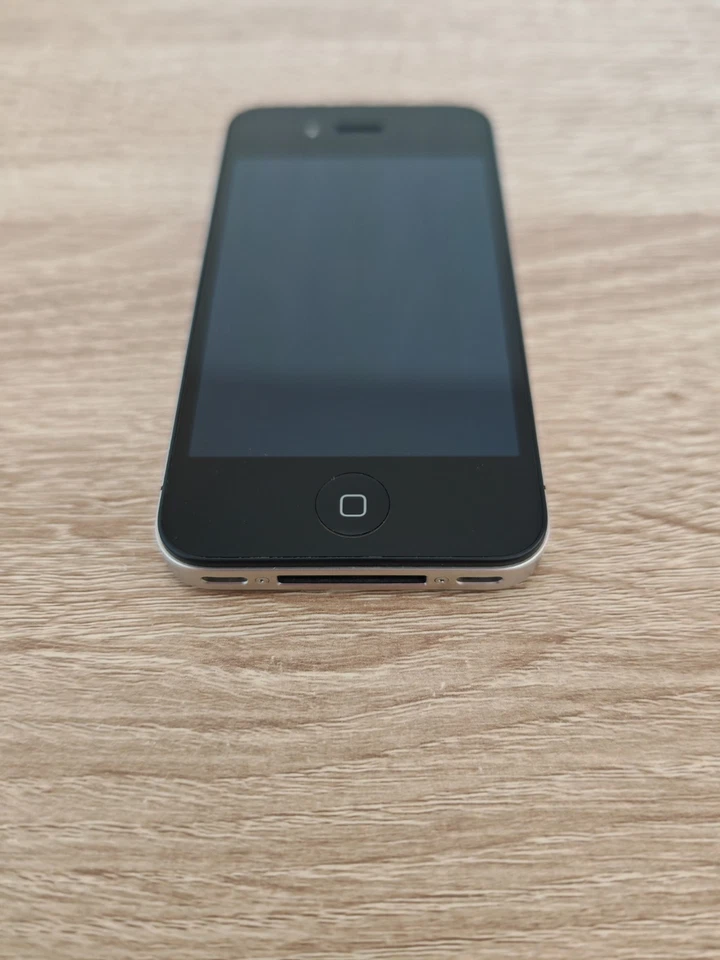 Apple iPhone 4 A1332 - 16GB Black (Unlocked) IOS 6.1.2 - Image 2 of 4