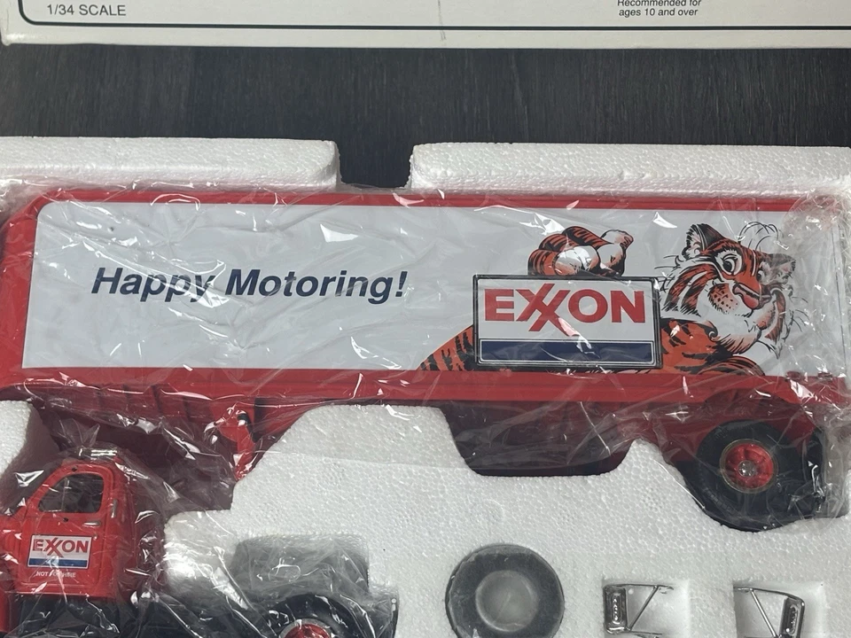 1995 First Gear 1960 Model B-61 EXXON Mack Truck & Trailer 19-1708 NIB - Image 4 of 4