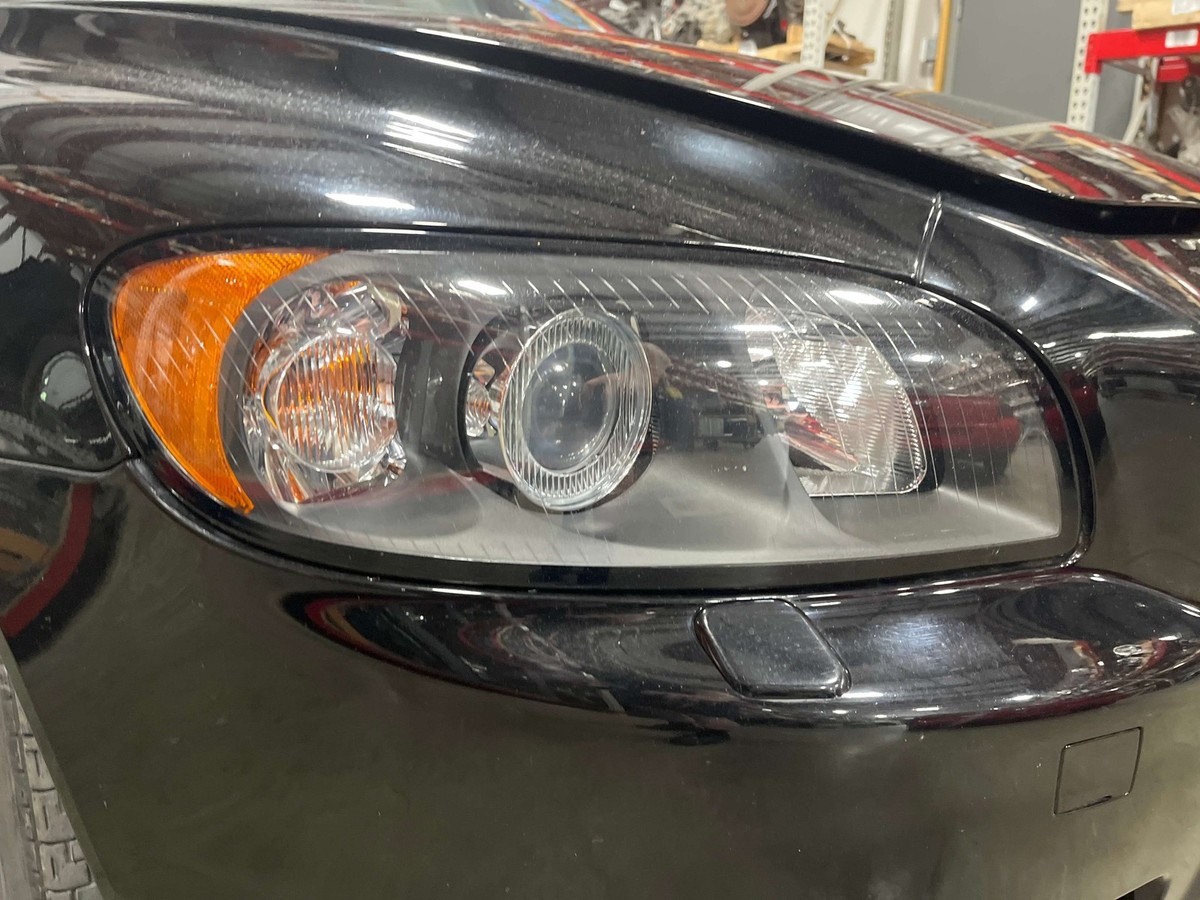 2007 Volvo C70 Convertible OEM Passenger Right Headlamp Assembly