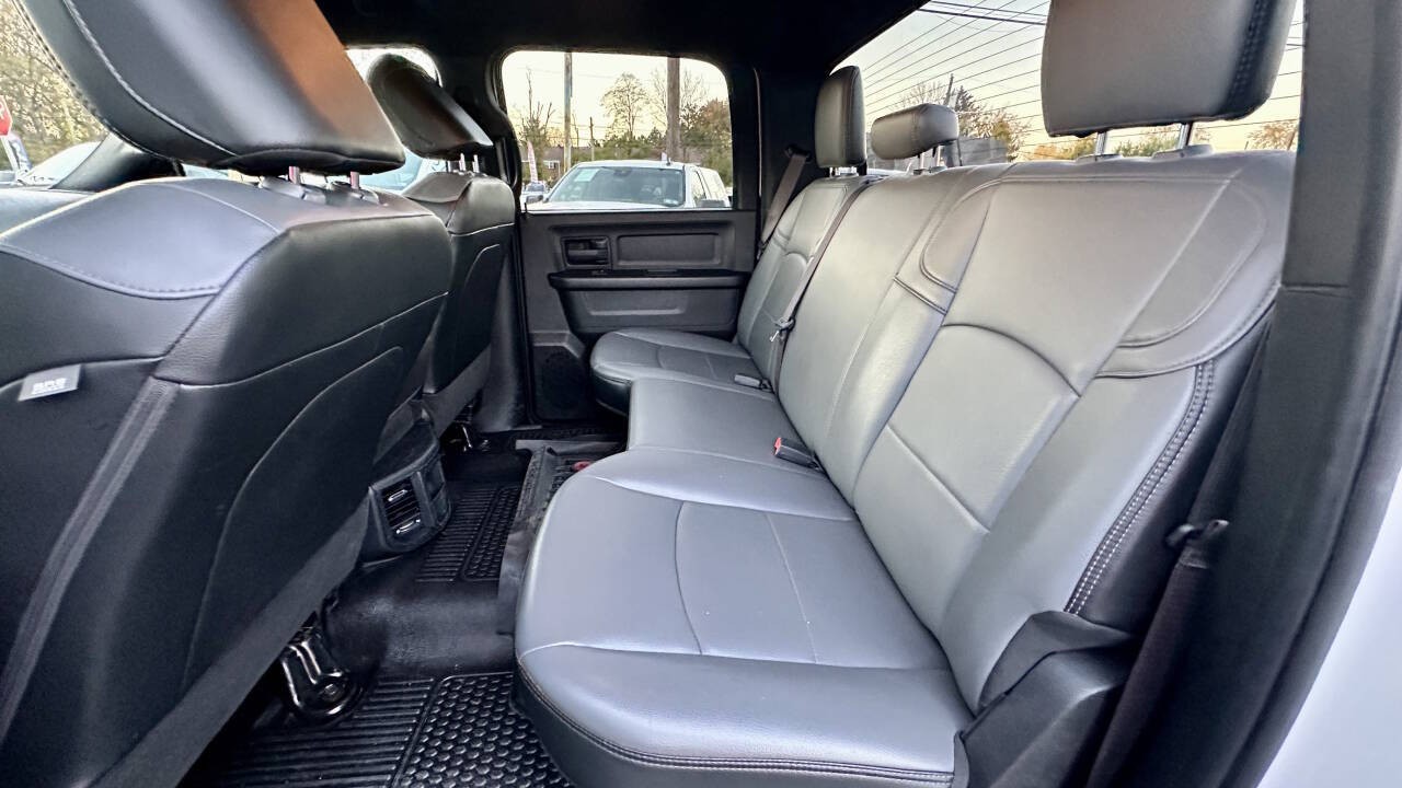 2022 Ram 2500 Tradesman 4x4 4dr Crew Cab 8 ft. LB Pickup thumbnail 11