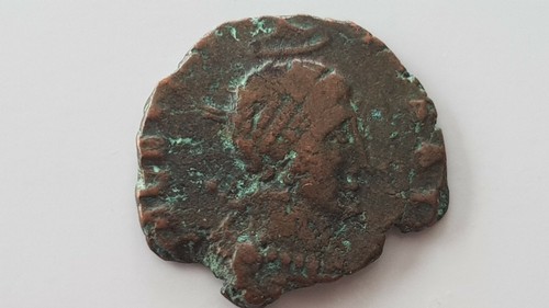 Roman bronze coin of Honorius, uncleaned condition condition as photos L99n