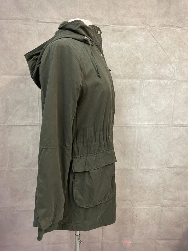 Chaqueta Oasis Anorak para mujer talla S verde oscuro con capucha utilitaria cintura ceñida cremallera completa Foto 4 de 4