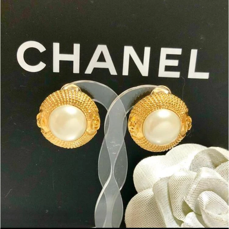 Chanel Earrings Coco Mark Pearl Gold Double Logo Size diameter about 2.2cm  new