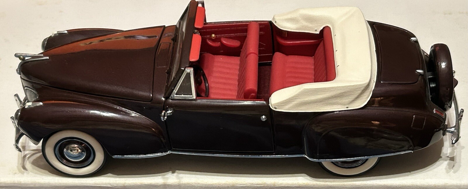 Franklin Mint’s Luxurious 1941 Lincoln Continental Convertible Precision Model