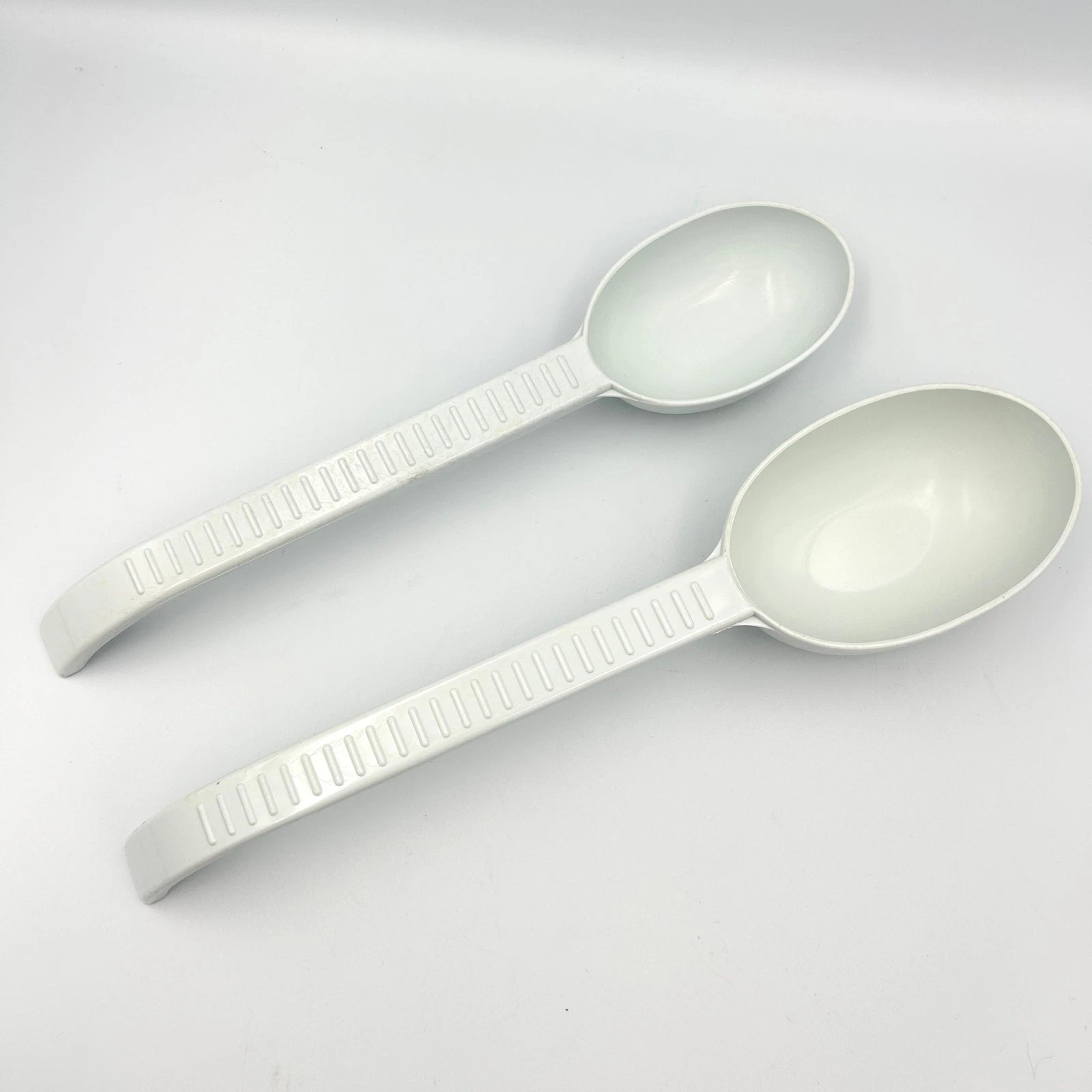 Vintage Original Weight Watcher Measuring Scoops 1 Cup 1/2 Cup White Made in USA