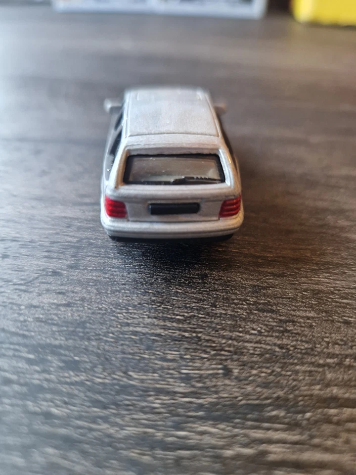 SCHUCO BMW 320i TOURING SILVER SCALA 1/72 - Immagine 4 di 4