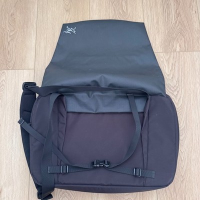 Arcteryx Courier Messenger Black Business Shoulder Bag FYX 13