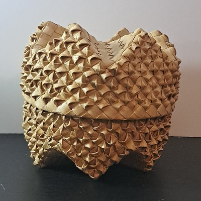 Hawaiian Islands Sculptural Hand Woven Lauhala Basket 6-Point Star Treasure
