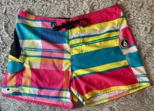Volcom Men's Board Shorts,Trunks  Size 34  Multi Color GU 