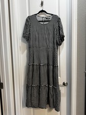 Quiz Black Checked Maxi Tiered dressed Sz14 Puff Sleeve Round Neck Length 50”