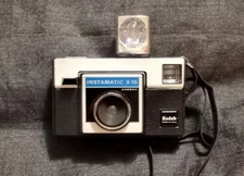 Vintage 1970s Kodak Instamatic X-15 Color Film Camera USA Flash Cube Strap 