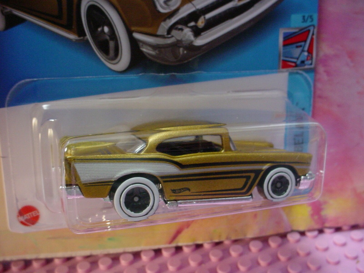 Hot Wheels 35周年記念 '57 Chevy Hot Wheels 1957 Chevy Treasure Hunt 4/12 Vehicle 2004 Mattel