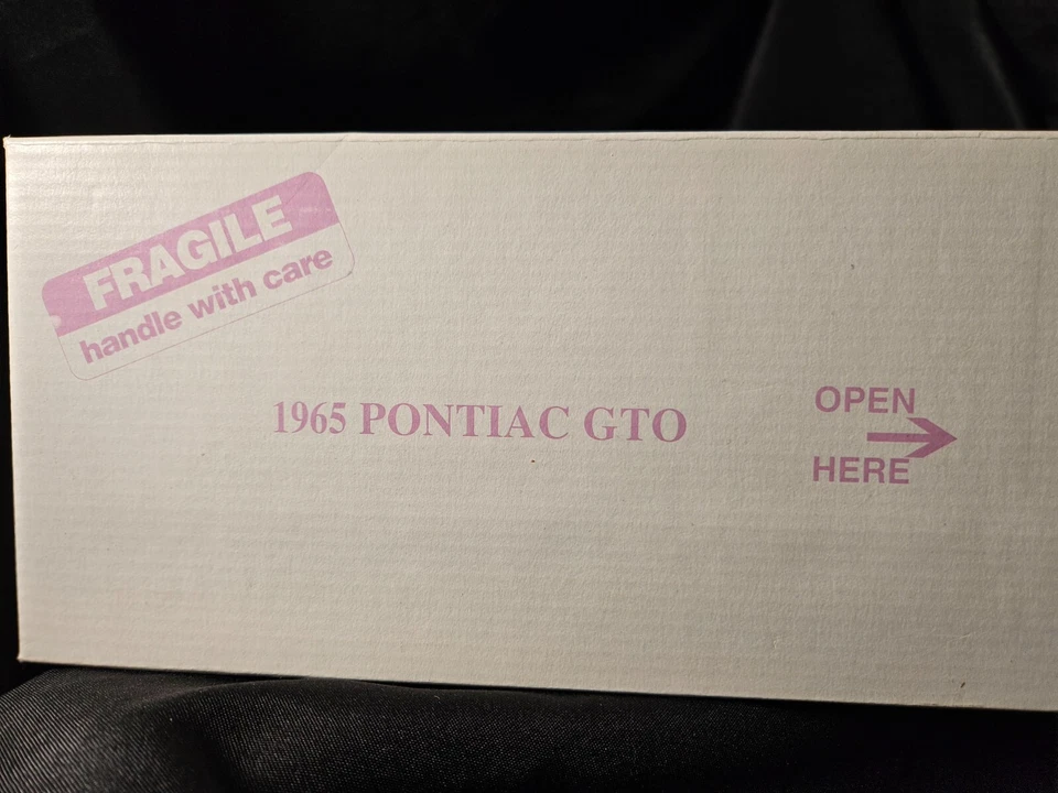 Danbury Mint 1965 庞蒂亚克 GTO 薰衣草 1: 24 比例 Inv. #3199 — 第 3/4 张图片